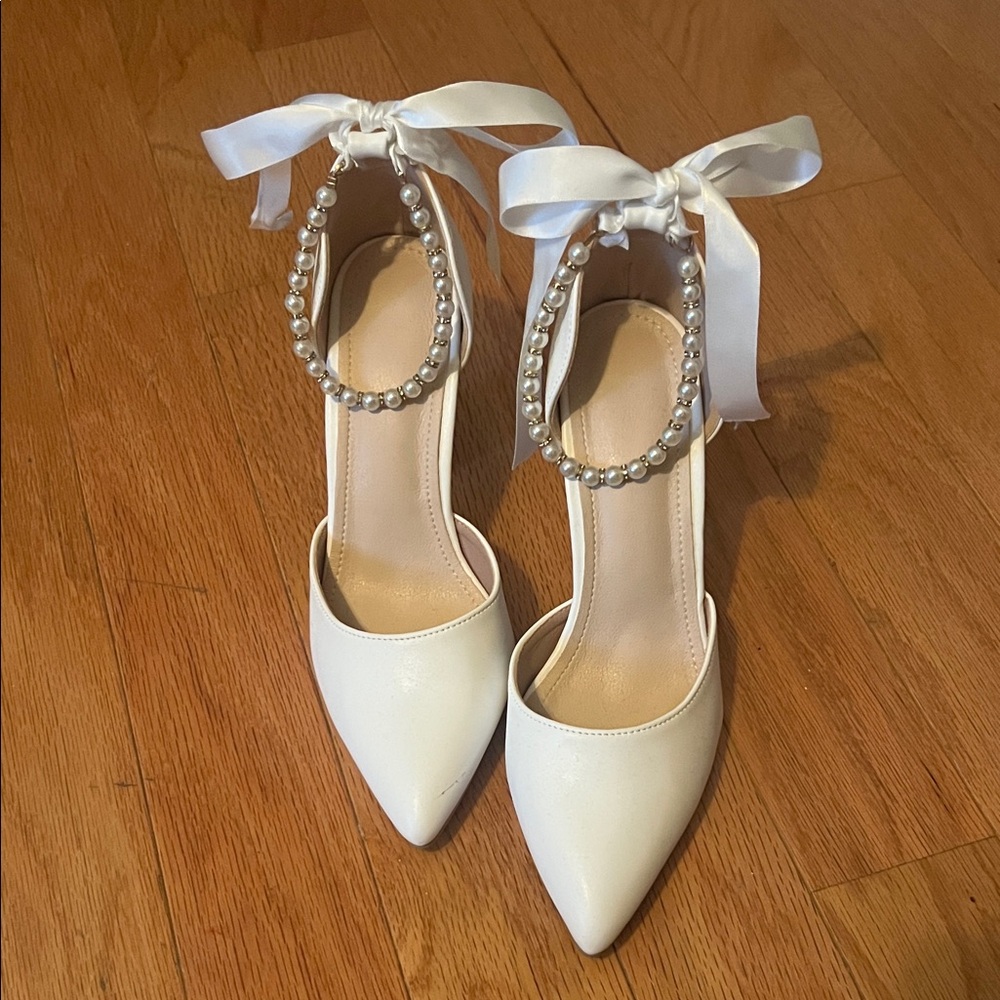 Elegant White Pearl-Embellished Women's Shoes